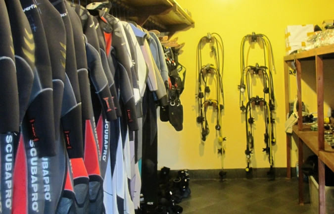 scuba diving equipment rental